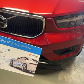 ボルボ XC40、ポルシェ TAYCAN、ランドクルーザー300にセキュリティ取付！！