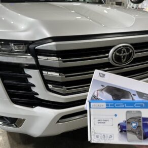 プラド、ランクル３００、RAV4にセキュリティ施工！！