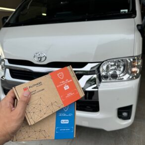 ハイエースにデジタルイモビライザーIGLAと通信ユニットのコンパス４G取付！！
