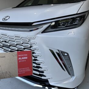 レクサスLM、RZ34、ランクル300、ランクル250、150プラド、40アルファード、ランクル70、FUSOキャンター、フォレスターにセキュリティ施工！！